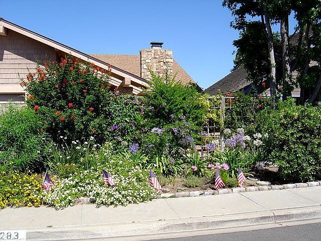 1st image of 14283 Barrymore St