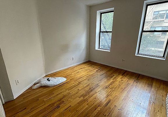5th image of 314 E 84th St