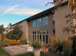 1204 92nd Ave NE, Clyde Hill, WA 98004