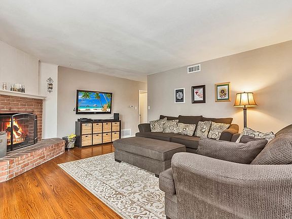 4th image of 11421 Mollyknoll Ave