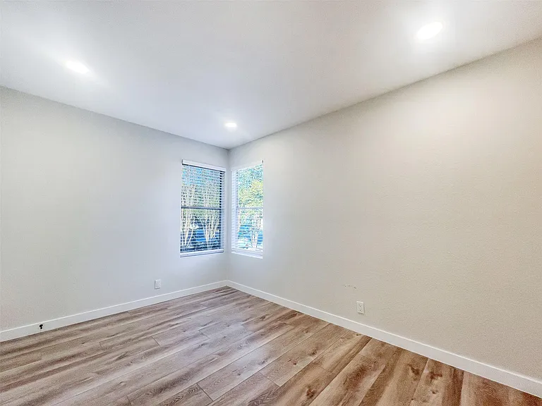 3506 Larchmont Cv #A — Photo 8