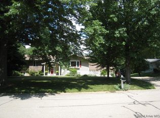 47 Frontier Lake Dr, Springfield, IL 62707