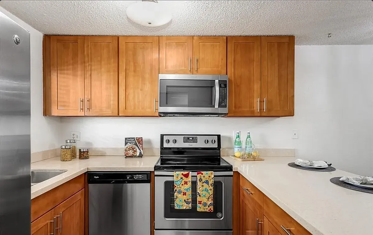 Building Photo - 14547 NE 40th St #101