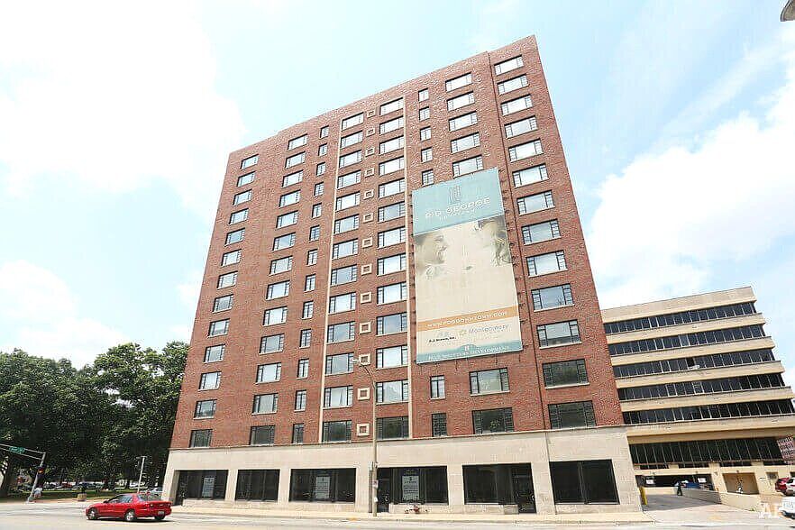 1st image of 1405 Pine St APT 901