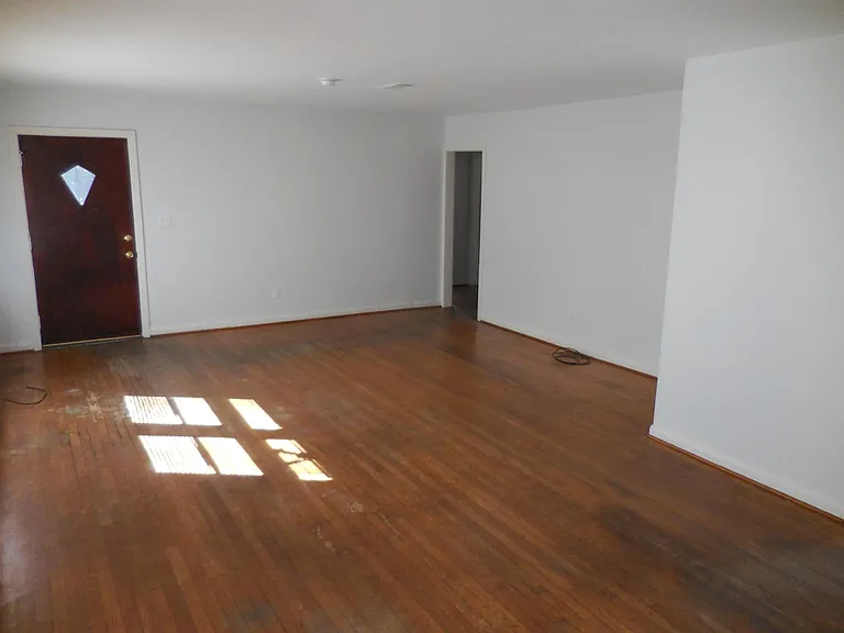 2218 W Jackson St — Photo 9