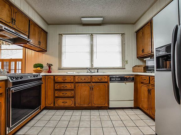4th image of 3005 Melrose Dr