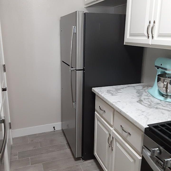 Comes with Top Freezer Refrigerator