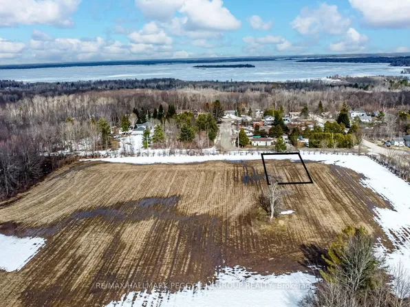 426 7th Ave, Tay, ON L0K 1R0