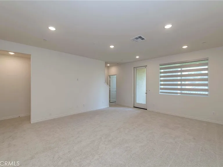 11502 Artesia — Photo 6