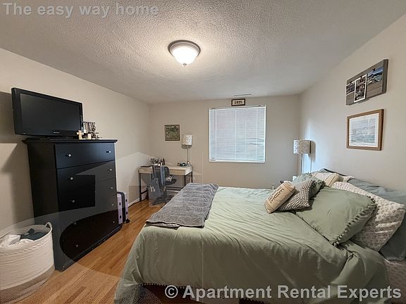 3rd image of 407 Broadway APT 1F