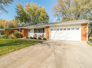 375 Coach Dr, Tipp City, OH 45371