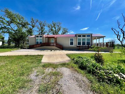 711 S Main St, Carbon, TX, 76435