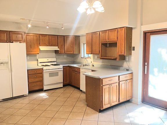 4th image of 801 Greeley Ave