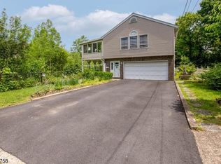 175 Summit Ave, New Milford, NJ 07646