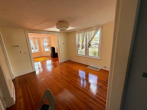 717 Raymond St Photo 1