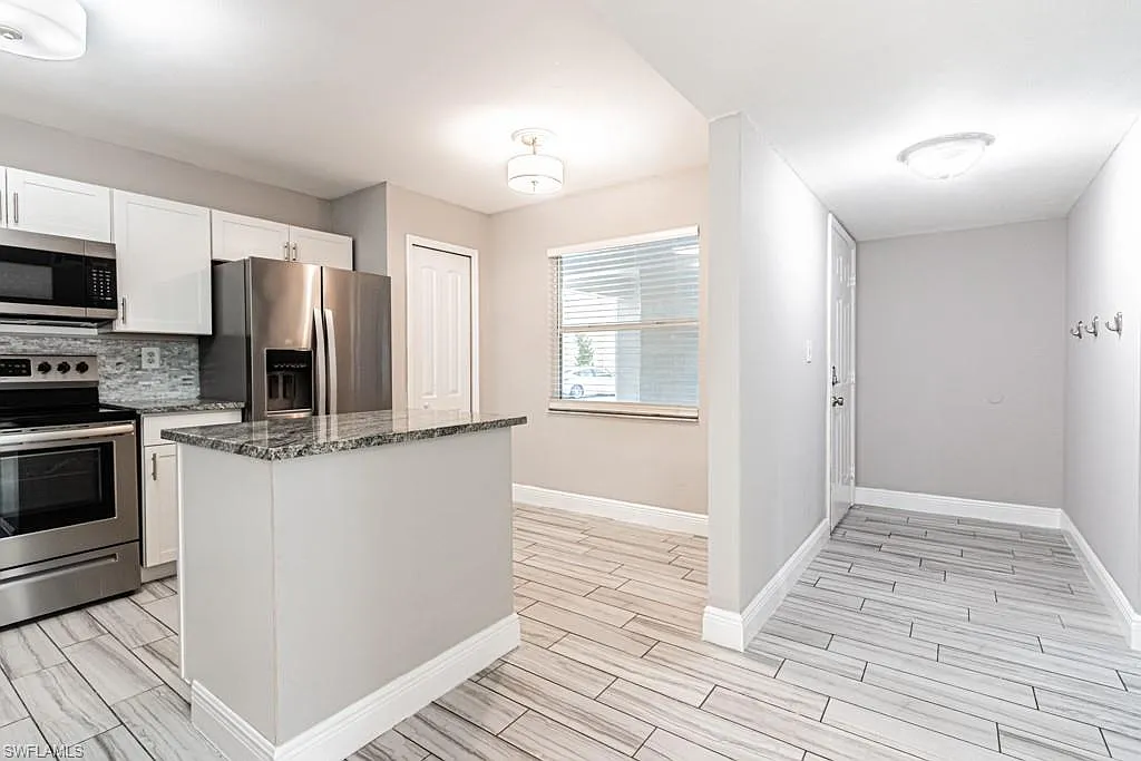 3 bed, 2.0 bath, 1350 sqft, $2,300 — Photo 2