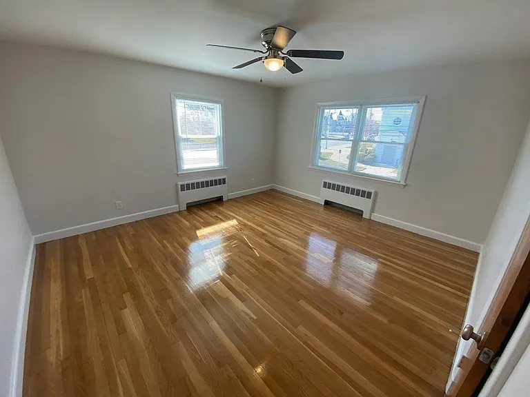 137 Main St — Photo 26