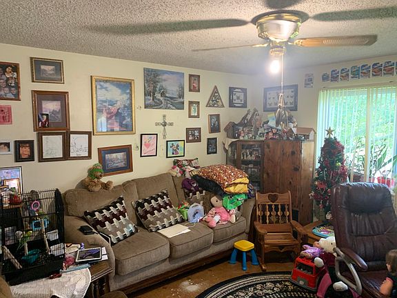 2nd image of 602 Valley Dr