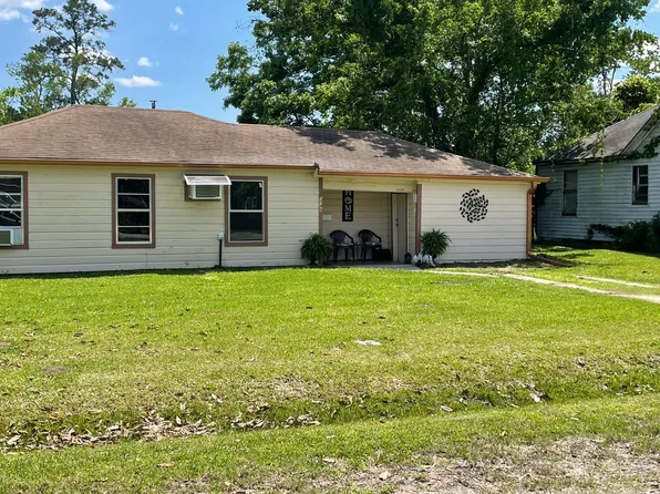1745 Rivercrest St, Beaumont, TX 77703