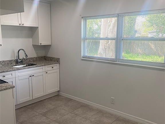 3rd image of 7020 Baywood Dr
