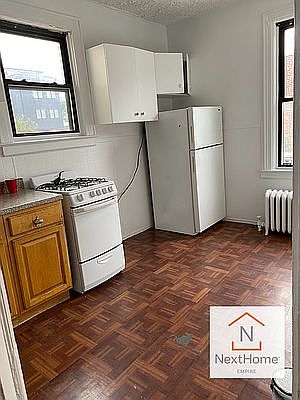 2nd image of 4202 Ditmars Blvd APT 2R
