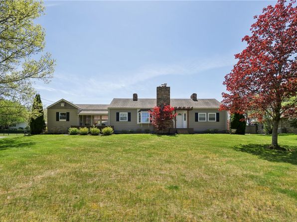 267 Oakville Rd, Beaver Falls, PA 15010