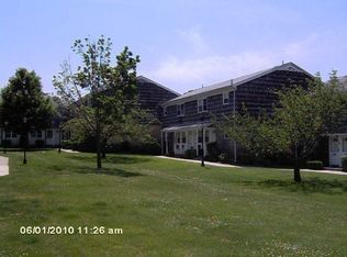 4716 Wilshire Ln, Oakdale, NY 11769