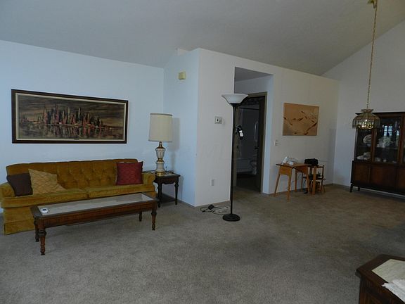 5th image of 107 Canterbrick Dr