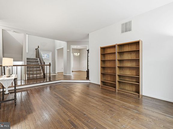 4th image of 12593 Cricket Ln