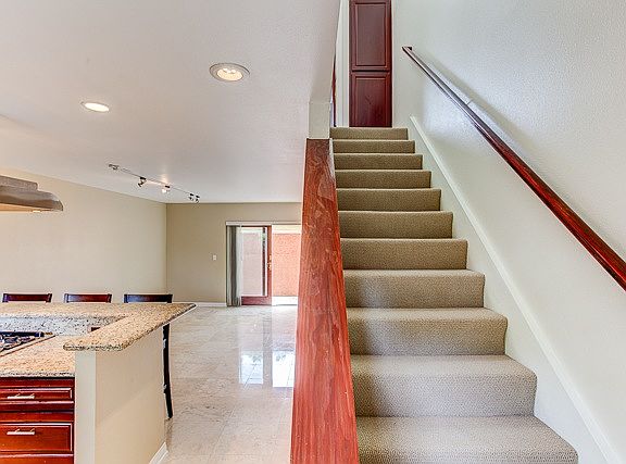 3rd image of 4049 Cumberland Ave