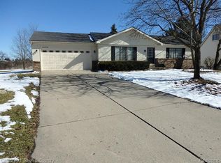 40078 Sandpoint Way, Novi, MI 48375