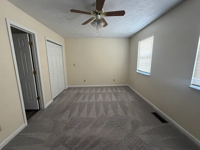 Sleepy Hollow Townhomes — Photo 42
