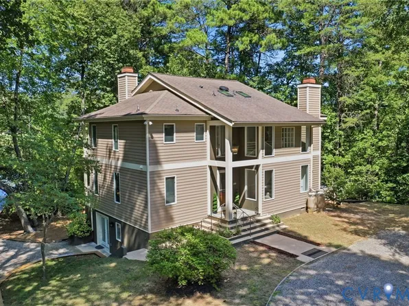 377 Fairway Dr, Irvington, VA 22480