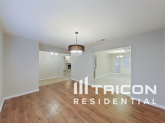 3rd image of 606 Meadow Grove Dr