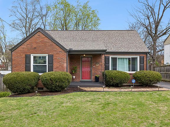 2nd image of 1007 Broadmoor Dr