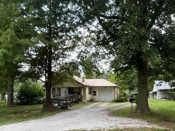 1620 N 9th Street, Monett, MO 65708