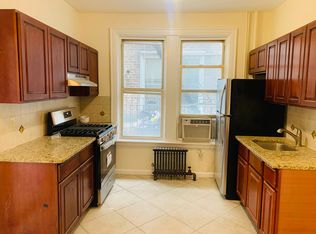 3038 14th St APT 3R, Astoria, NY 11102