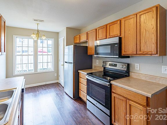 5th image of 8614 Sawleaf Ct