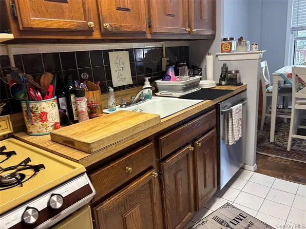 315 West 232nd Street image 5 of 10