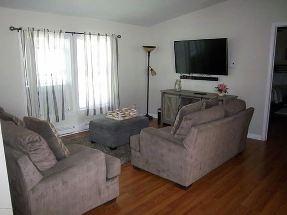 3rd image of 3023 Briarwood Dr