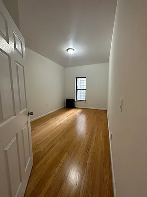 Rented by Peter R. Hungerford, LREB | media 30