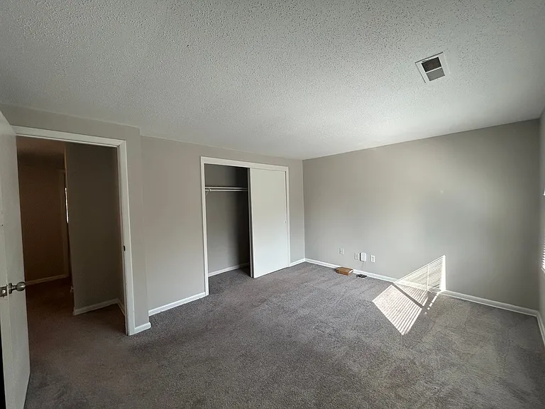 Coventry Court Townhomes — Photo 110