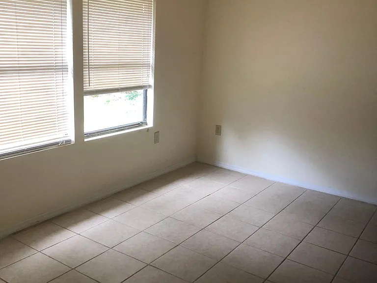 746 Park Hill Ave — Photo 5