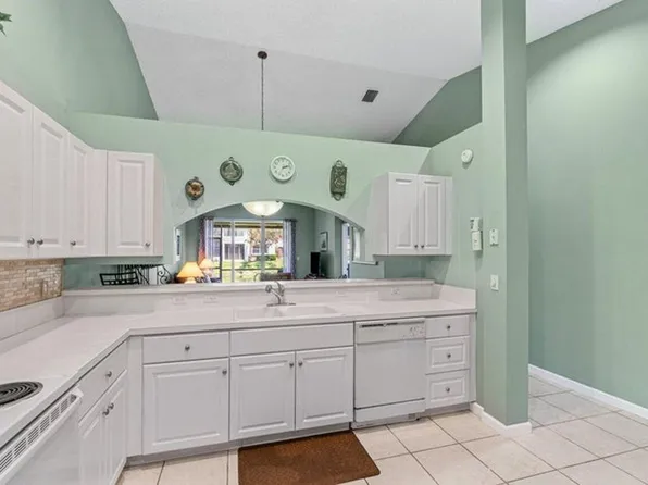 55 N Lakeshore Dr, Hypoluxo, FL 33462