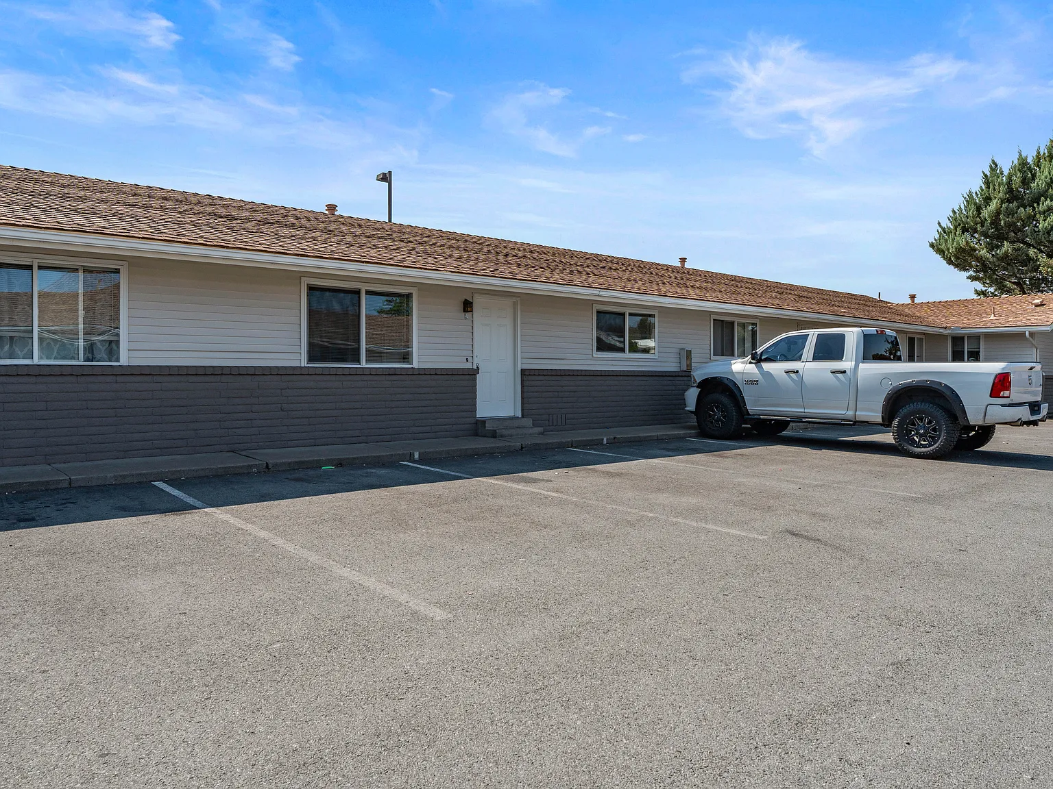 2 bed, 878 sqft, $1,500 — Photo 3
