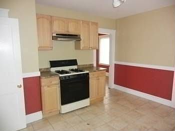 4th image of 135 Brooks Ave