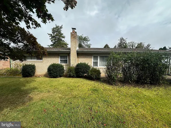 4810 Etta Rd, Harrisburg, PA 17111