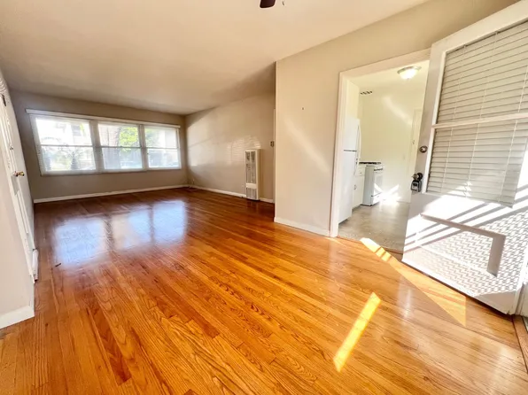 Beautiful Park Estates Apartment for Rent, 5285 E Anaheim Rd #5293, Long Beach, CA 90815