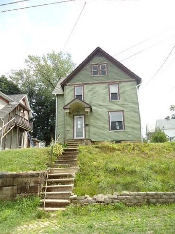 111 W 4th St photo 1
