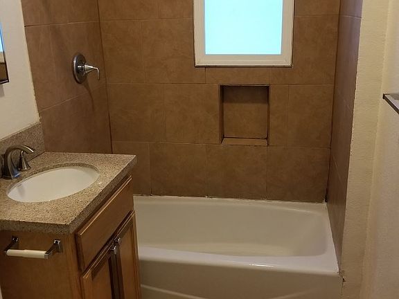 5th image of 1366 N Serrano Ave APT 5
